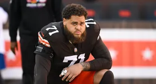 NFL star chooses to miss the entire 2025 season due to medical issue