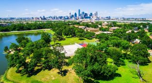 Once-scorching housing market now in free fall: 'Looming threat'