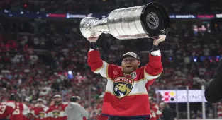 Panthers rout Oilers to capture second NHL Stanley Cup in a row