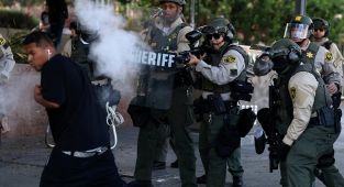 Protest curfews spread to Washington as LA arrests 'bad actors'