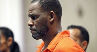R. Kelly hospitalised last week after drugging by prison staff, his attorneys claim