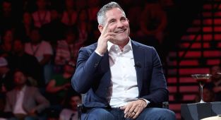 Real estate tycoon blames Jerome Powell for housing market 'crisis'