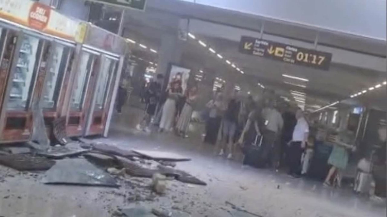 Roof collapses at Majorca's international airport