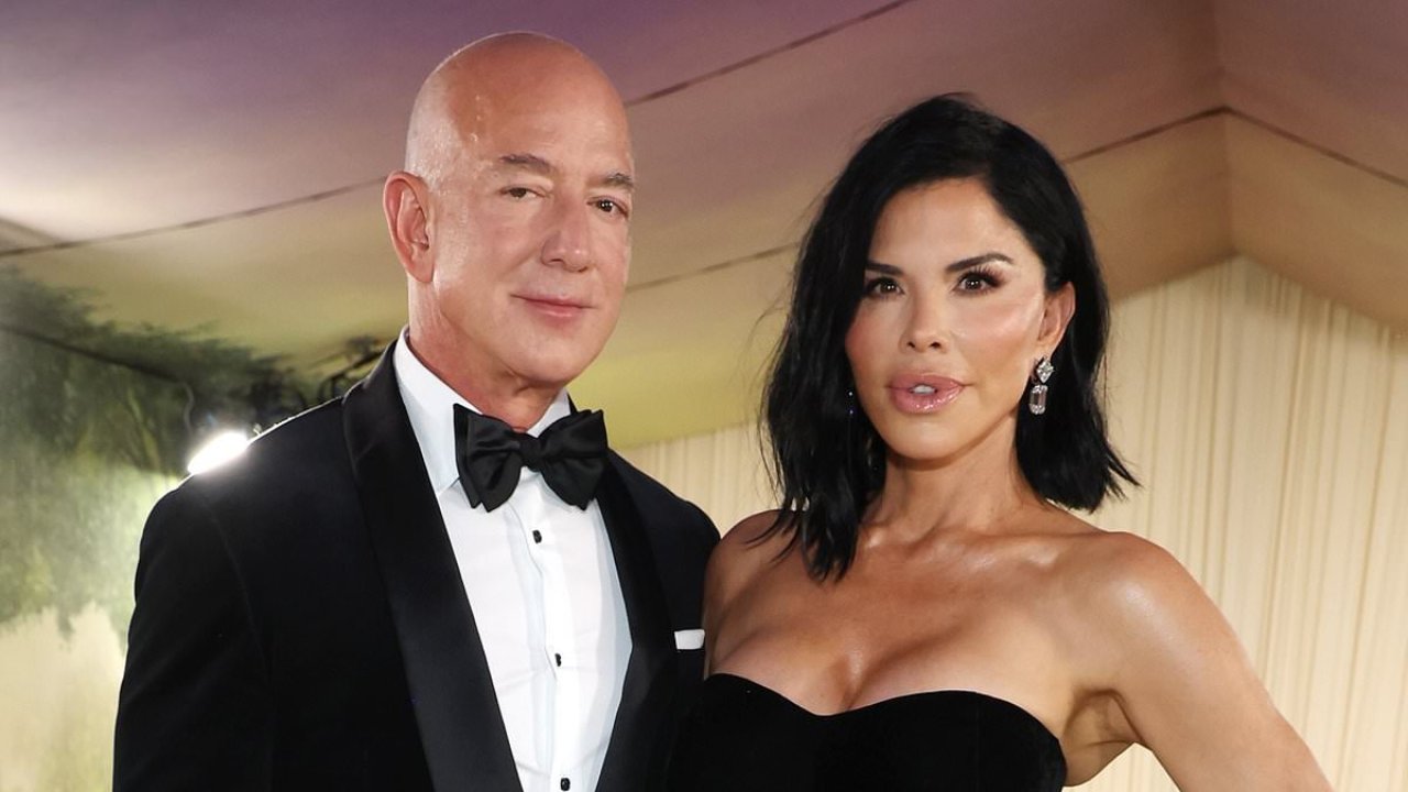 Singer arrives in Venice for Jeff Bezos and Lauren Sanchez's wedding