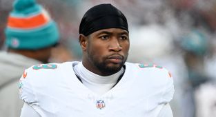 Steelers enter trade talks for offensive weapon amid Rodgers saga