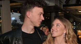 Sydney Sweeney brings her rarely-seen brother to Echo Valley premiere