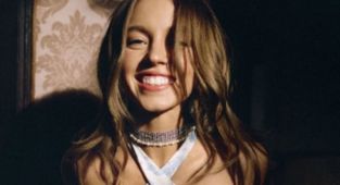 Sydney Sweeney reveals her shockingly tiny jeans size