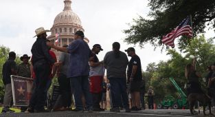 Texas reps. attending anti-Trump rally warned of 'credible threats'