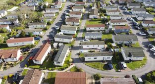 The house-flipping phenomenon that is earning Americans big bucks