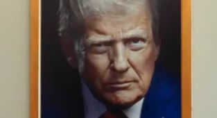 Trump ditches 50-year tradition in his new presidential portrait