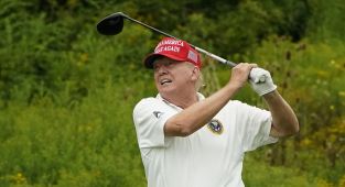 Trump golfs with college sports' figures as president weighs move
