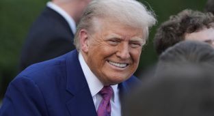 Trump reveals Putin called him to wish a happy birthday