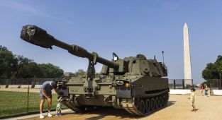 Trump's major military parade threatened to be canceled