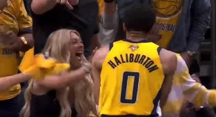 Tyrese Haliburton celebrates with stunning girlfriend and dad mid-game