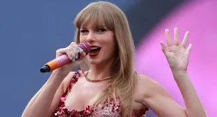 Venue addresses rumors Olivia Rodrigo had Taylor Swift photos removed