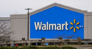 Walmart slammed for robot parking lot security guard