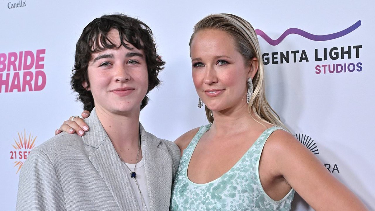 Who is Anna Camp's girlfriend Jade Whipkey?