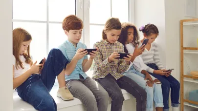 YouTube'un kurucusundan çocuklar için ‘Shorts’ uyarısı!