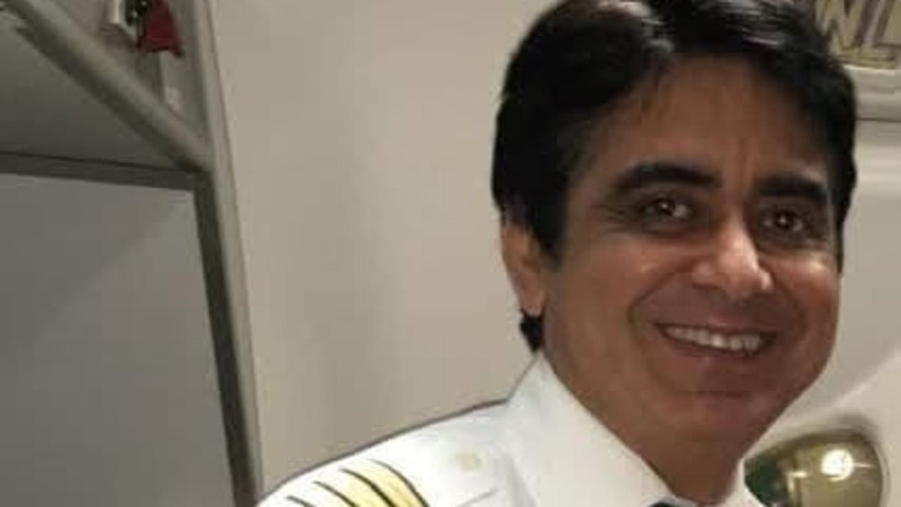 Air India crash investigation focuses on captain who 'remained calm'