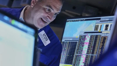 American firm becomes first in the world to be worth $4 TRILLION