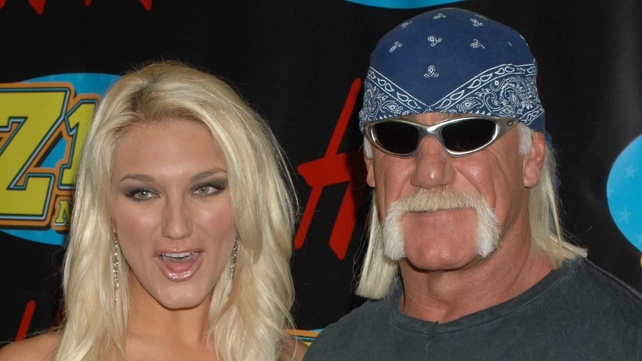 Brooke Hogan #39 s emotional way of remembering dad Hulk after family feud