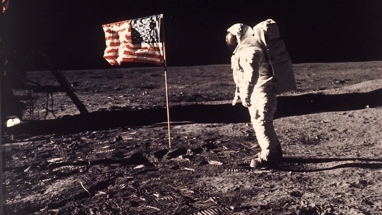 Buzz Aldrin 'admitting' moon landing was faked resurfaces