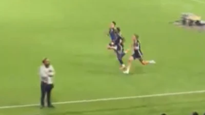 Canadian soccer players leave fans angry after loss to American rivals