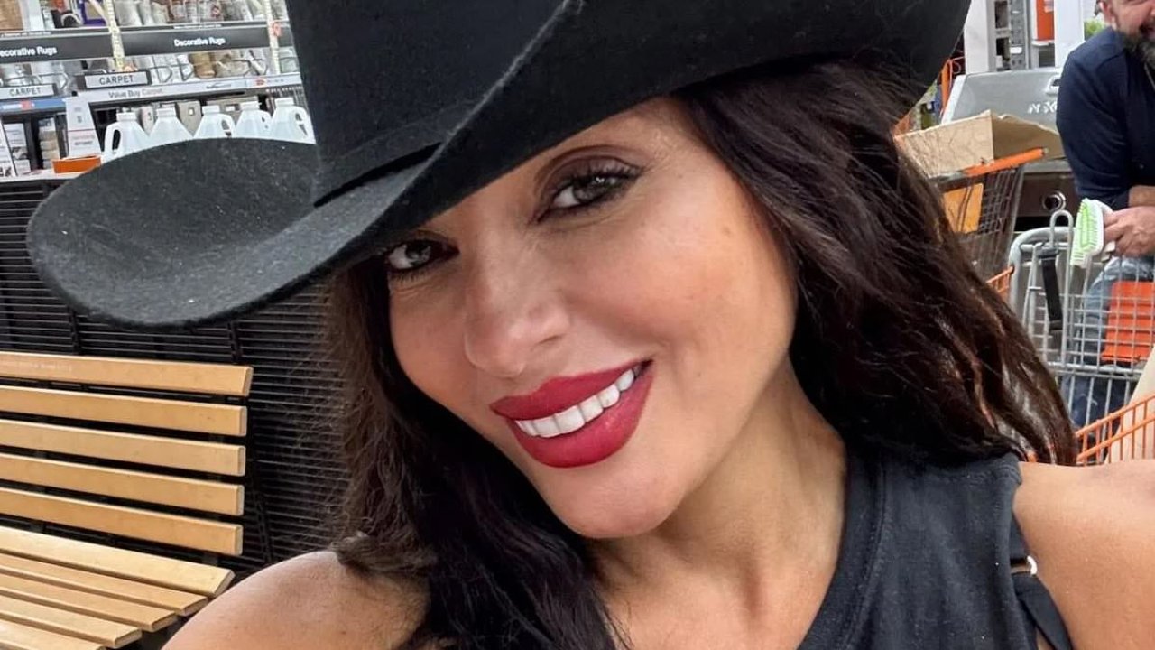 Canadian swimwear entrepreneur hurled in ICE custody