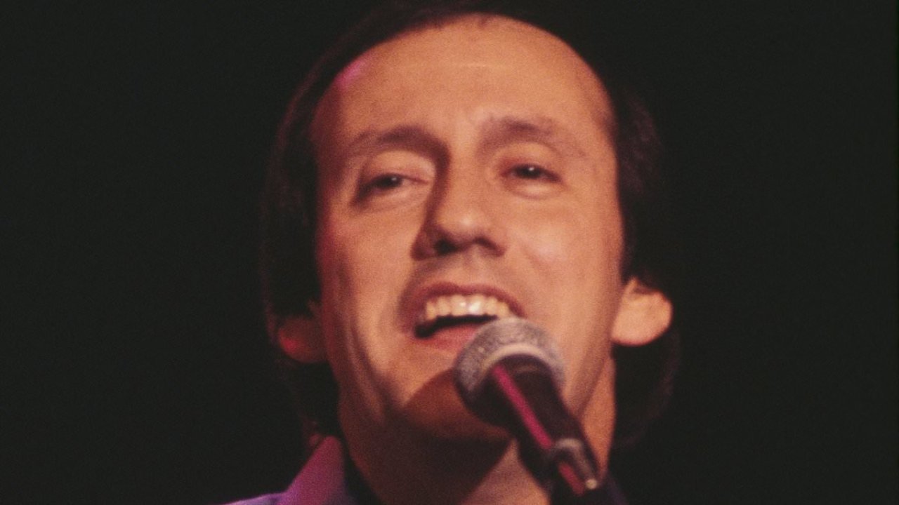 Country legend hospitalized after heart attack in Nashville