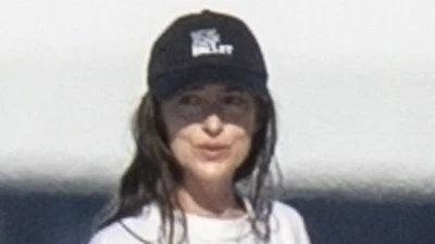 Dakota Johnson and Kate Hudson cuddle up on star-studded yacht