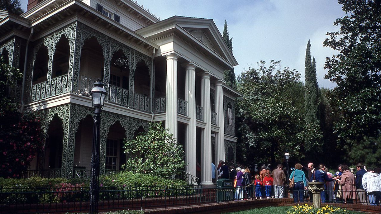 Disneyland announces closing date for beloved attraction