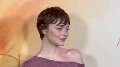 Fans go wild for Oscar-winner's 'new face reveal'