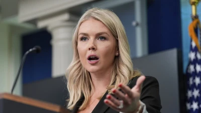 Fox News reporter confronts Karoline Leavitt about Epstein 'list'