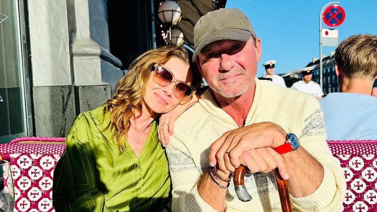 Frail country icon, 58, sparks concern as he poses with a CANE