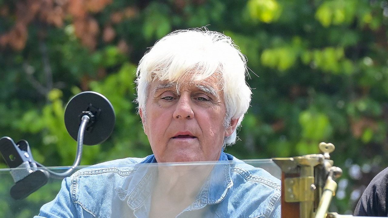 Jay Leno looks frail as he drives steam car eight months after injury Jay Leno looks frail as he drives steam car eight months after injury