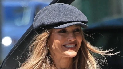 Jennifer Lopez flaunts her new look after releasing Ben Affleck track