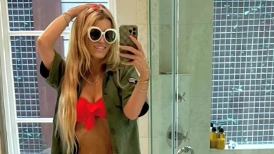 Jessica Simpson displays 100-lb weight loss in bikini