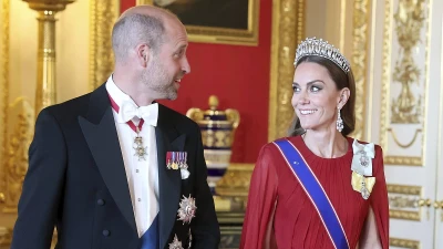 Kate Middleton wears striking scarlet gown for state banquet