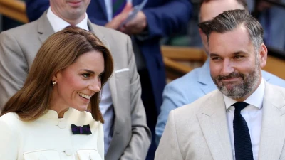 Kate's 'silver fox' private secretary leaves royal fans swooning