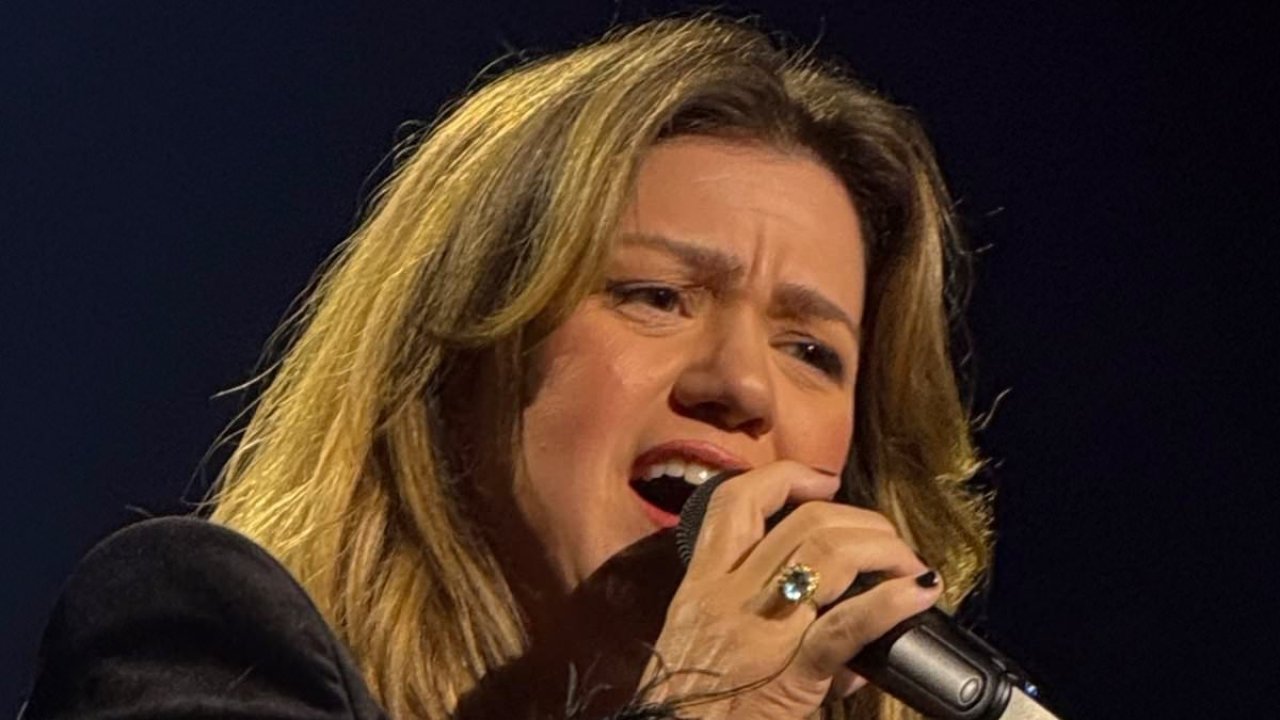 Kelly Clarkson CANCELS first shows of Las Vegas residency