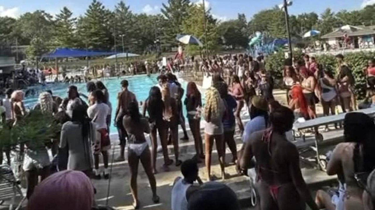 Mob overruns upscale Chicago suburb's swimming pool in vile spree