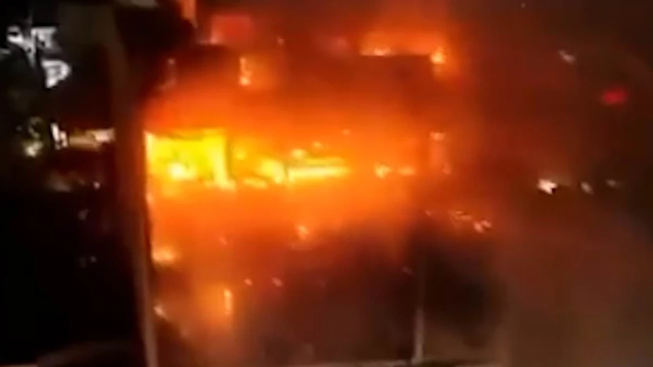 More than 60 dead in Iraq shopping mall inferno