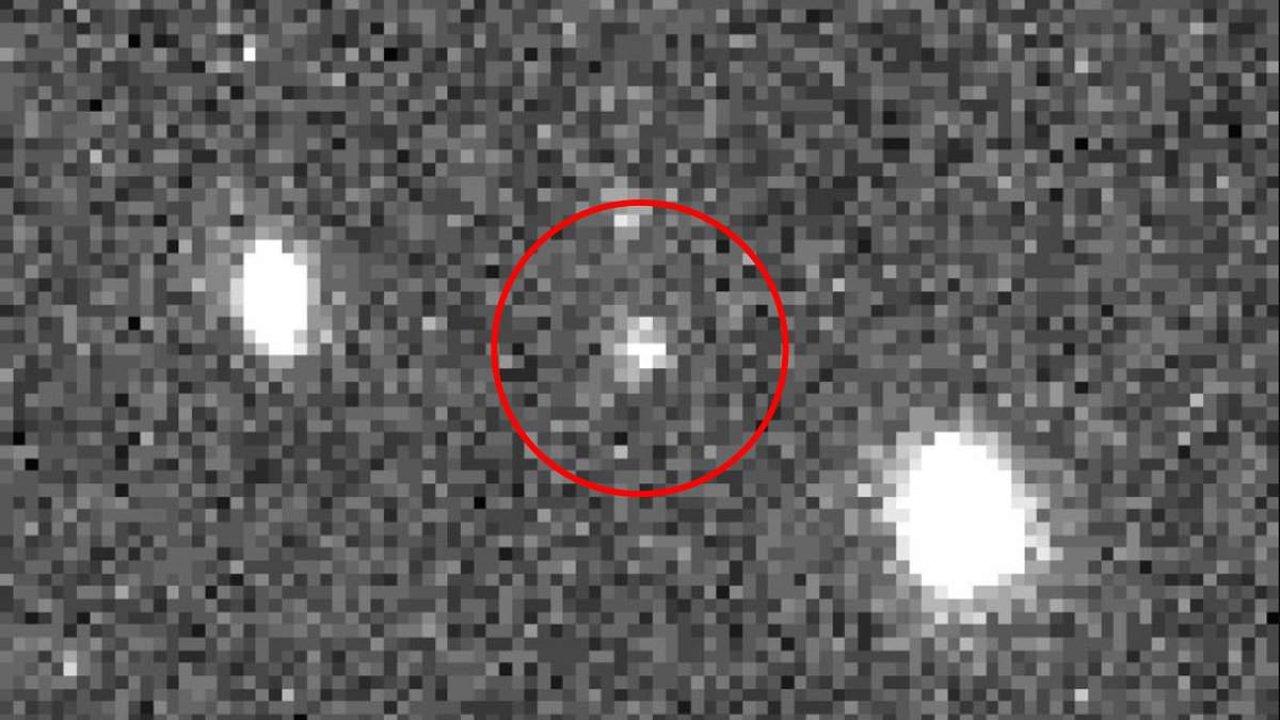 Mysterious interstellar object is caught on camera