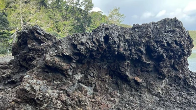 People are freaked out as mom asks 'find my daughter' in rock photo
