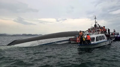 Rescuers recover 27 bodies as tourist boat capsizes in Vietnam