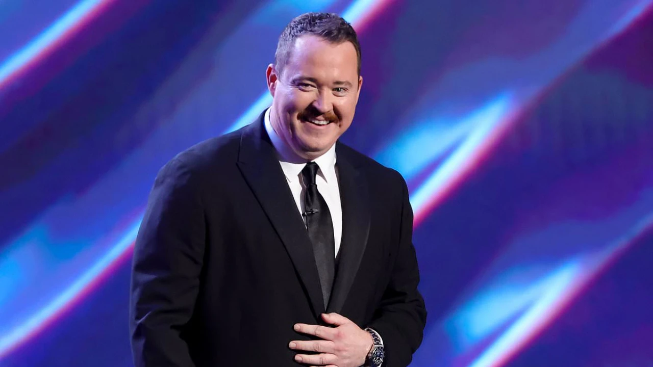 Shane Gillis stuns ESPYs crowd with Epstein joke