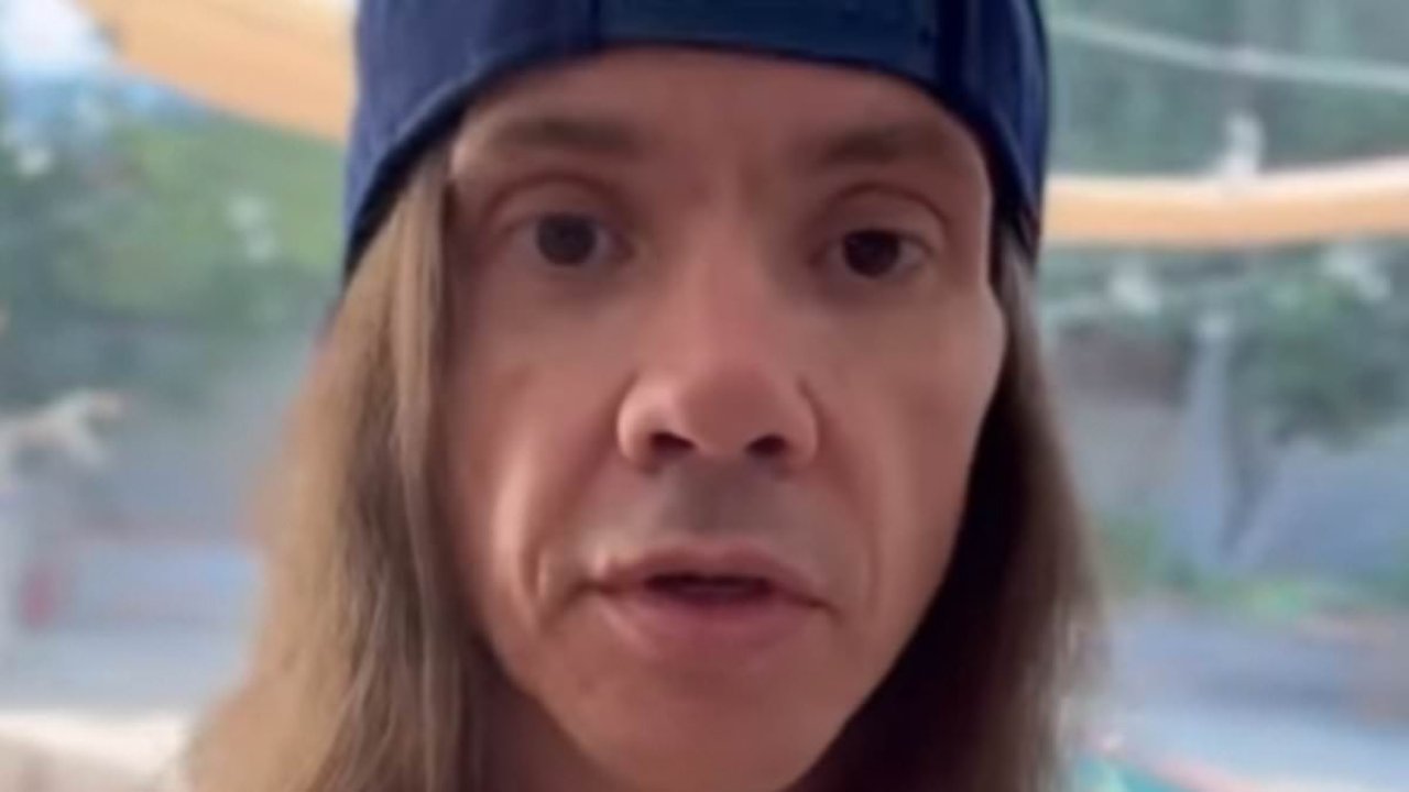 Singer bans Trump fans from his shows - before seemingly u-turning