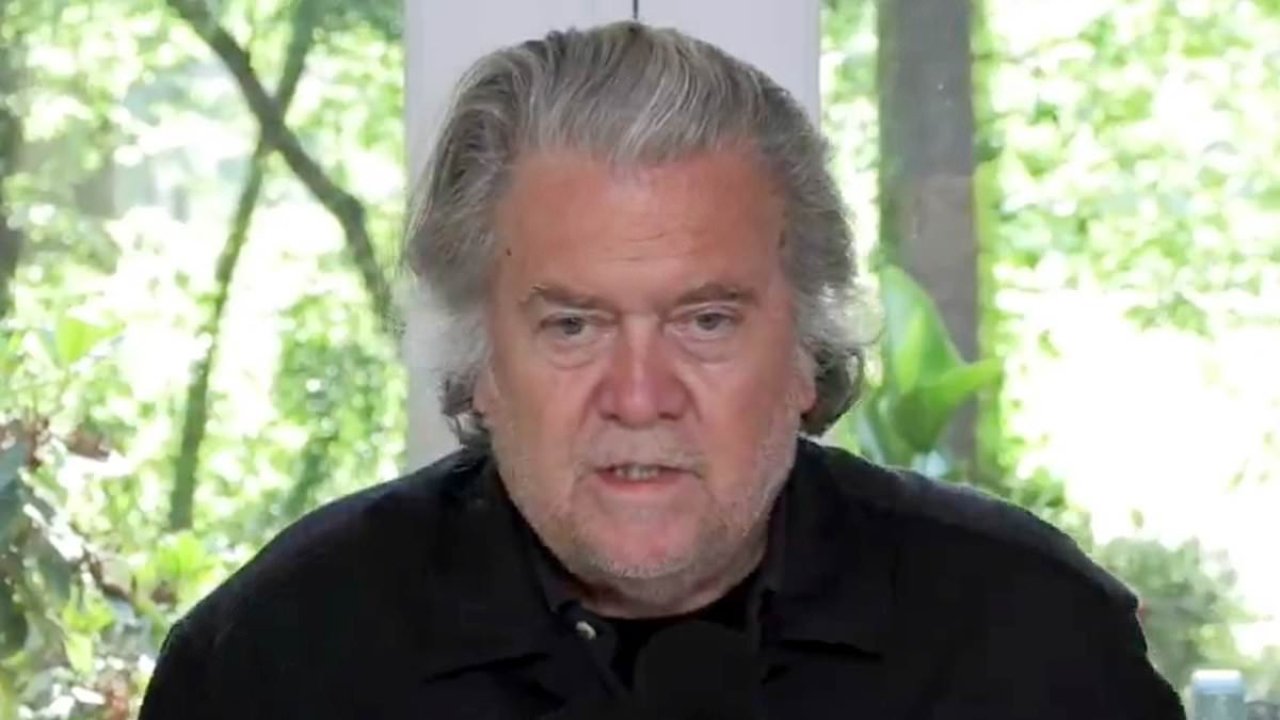 Steve Bannon reveals the jaw-dropping hypocrisy of Elon Musk's attacks