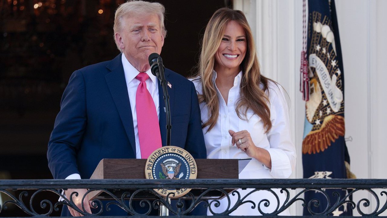 Stunned Melania flinches as Trump urges B2 pilots to reveal identities