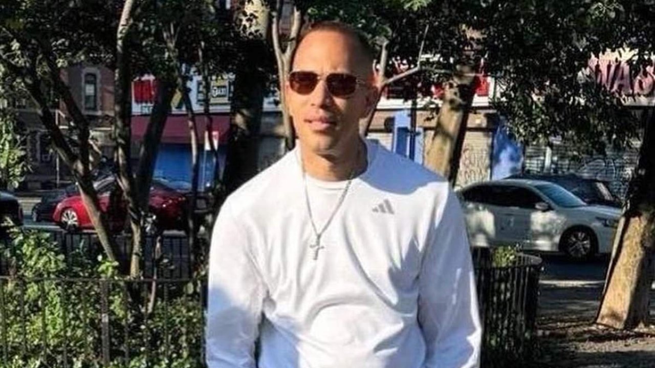 Top Democrat mocked after getting busted in Photoshop fail
